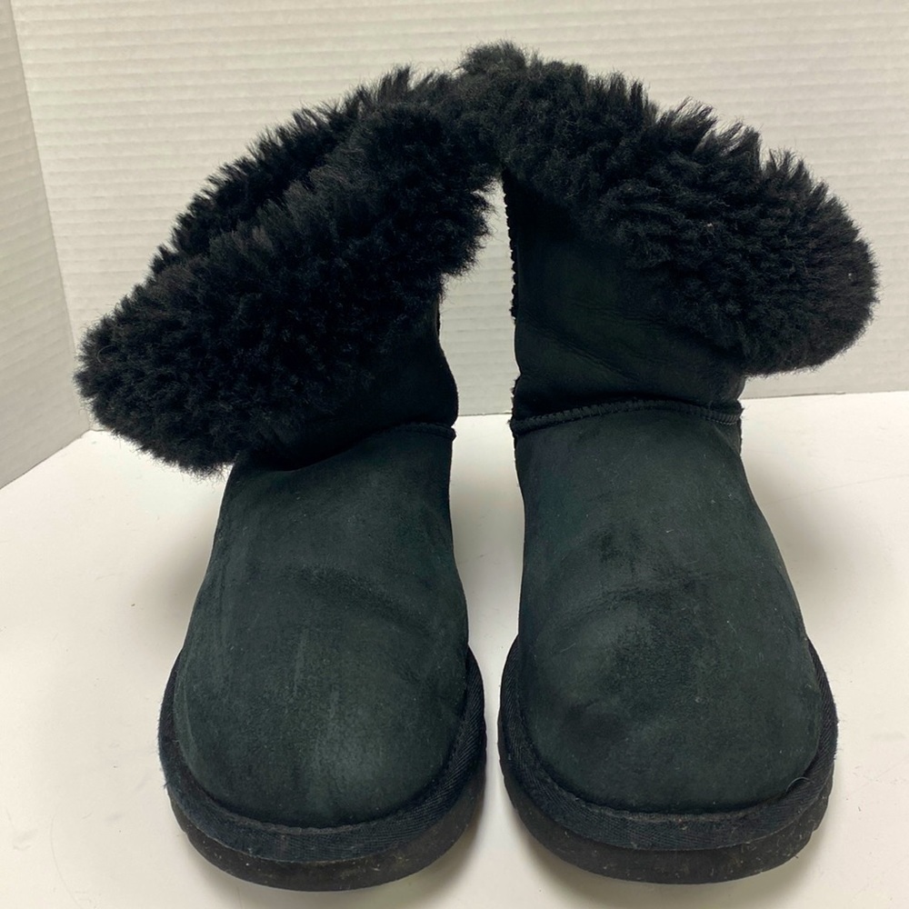 UGG Mini Bailey Button II Black s/n 5803